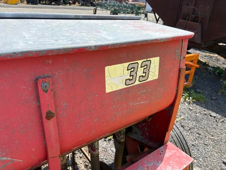 massey-ferguson-33-image-4