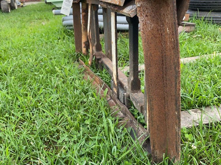 pallet-forks-for-skid-steer,-has-bent-frame-image-6