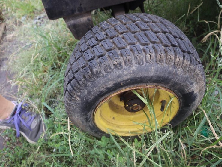 john-deere-300-image-11