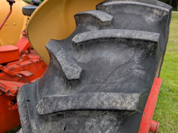 case-730-tractor-image-26
