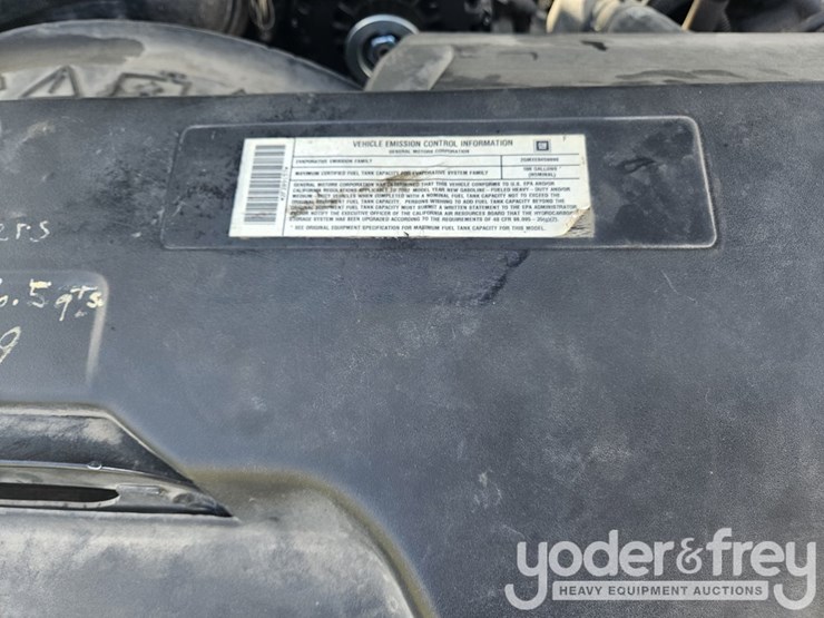 2002-gmc-sierra-3500-image-29