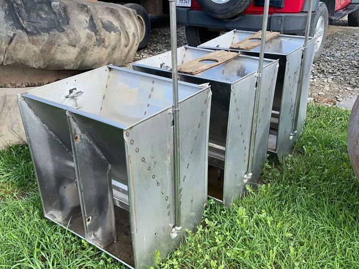 3-wet/dry-hog-feeders-image-2