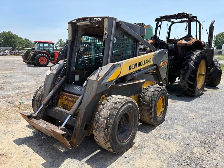 new-holland-l180-image-4