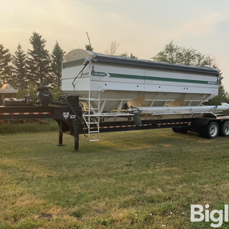 2008 Behnke 45’ Tri/A Trailer W/Willmar Side Shooter Box