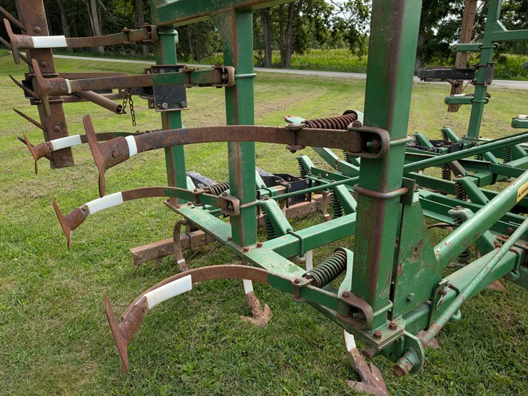 john-deere-1010-image-34