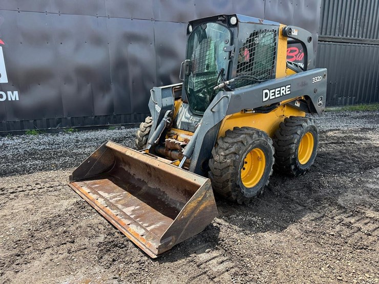 deere-332d-image-2