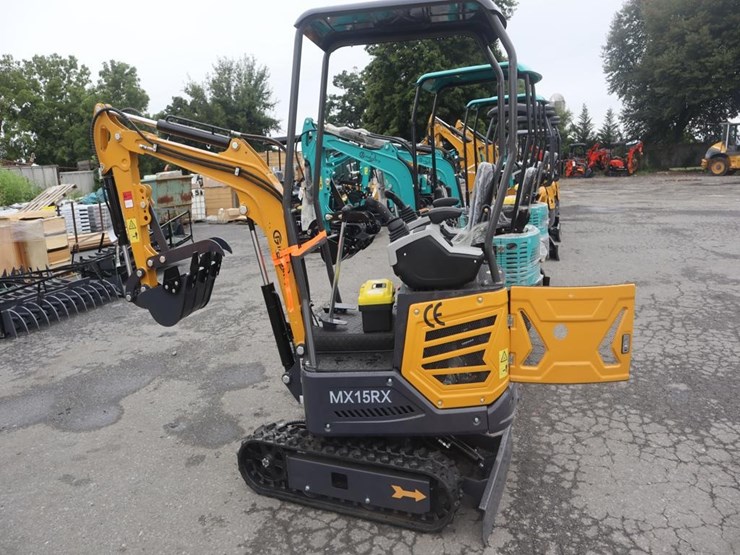 cfg-mx15rs-mini-excavator-image-3