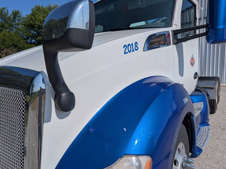 2018-kenworth-t680-image-12