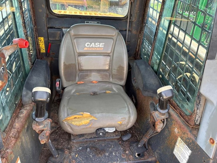 new-holland-l180-image-16