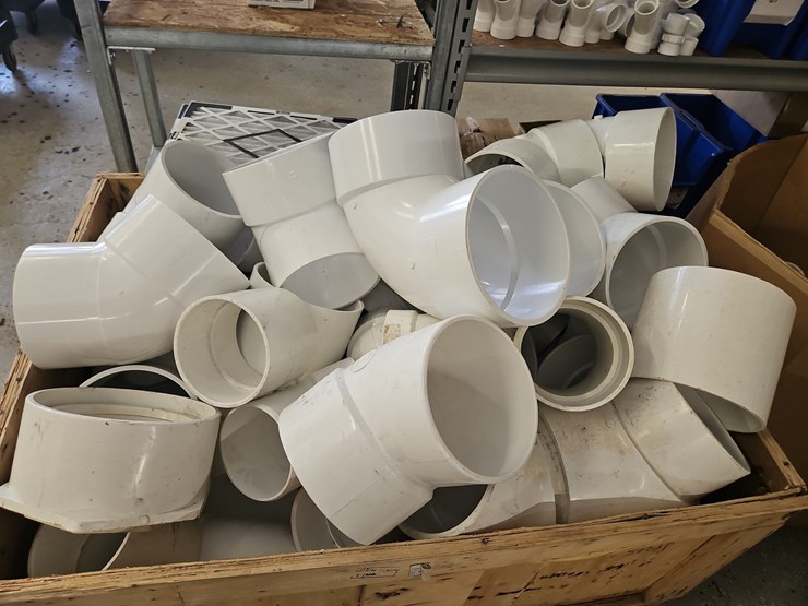 large-quantity-of-assorted-pvc-fittings-image-2