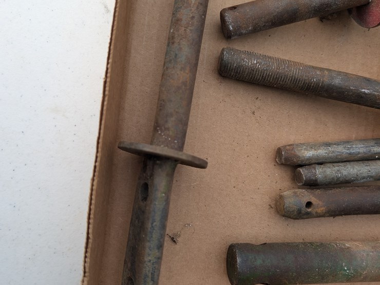 assortment-of-trailer-balls-&-hitch-pins.-#204-image-4