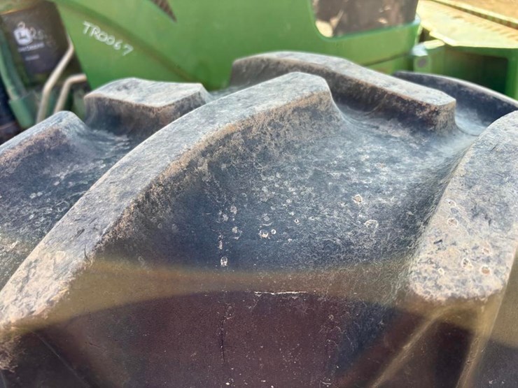 2020-john-deere-6105e-image-14