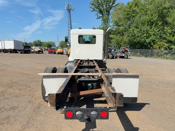 2013-kenworth-t370-image-4