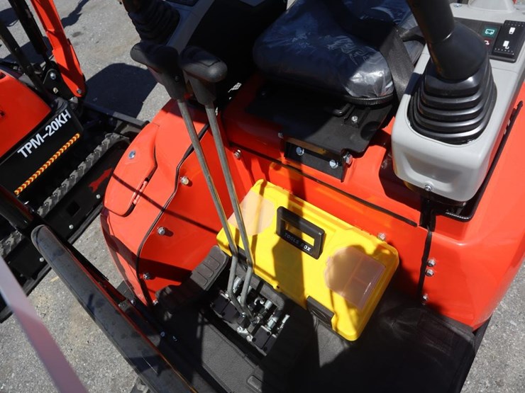 tpm-20kh-mini-excavator-image-10