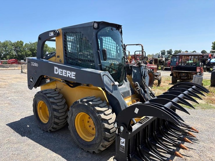 deere-328d-image-10