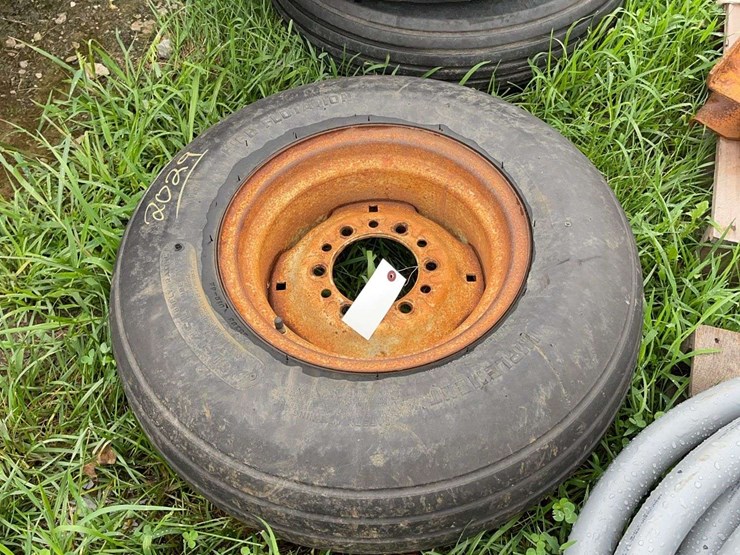 1--9.5l-15-implement-tire-image-1