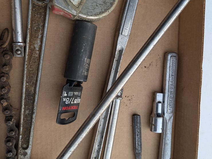 misc.-tools,-ratchets,-extensions-and-tape-measure.-#201-image-3
