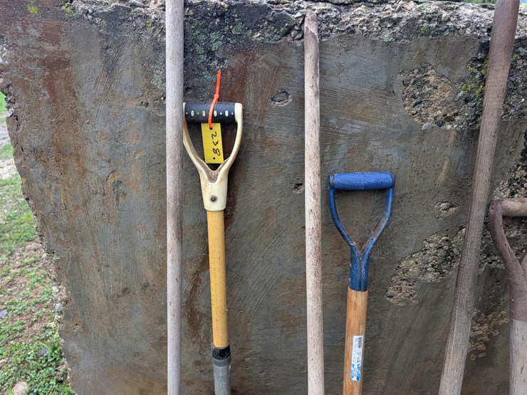 assortment-of-hand-tools.-#238-image-3