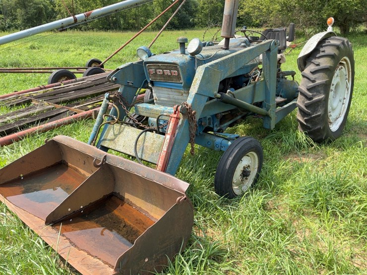 ford-4000-image-1
