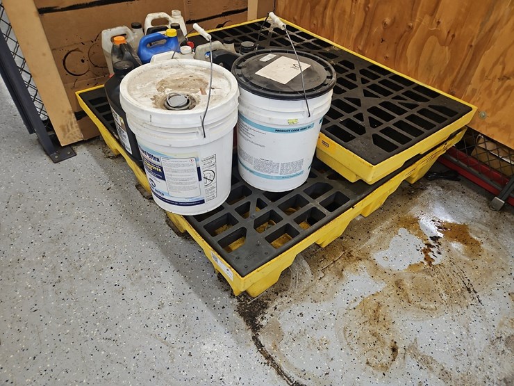 (2)-drum-containment-pallets-image-1