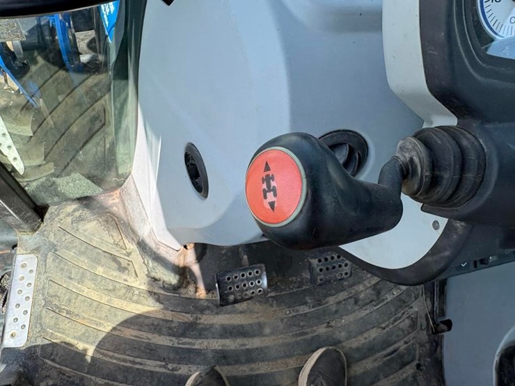 new-holland-t4.75-image-7