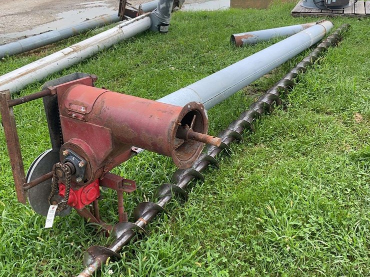 8"-hutchinson-upright-grain-bin-unloading-auger-image-2