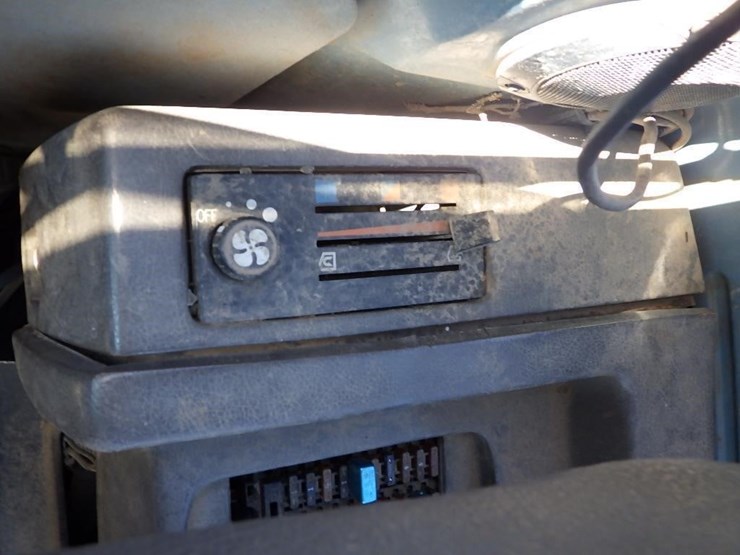 hitachi-ex120-image-36