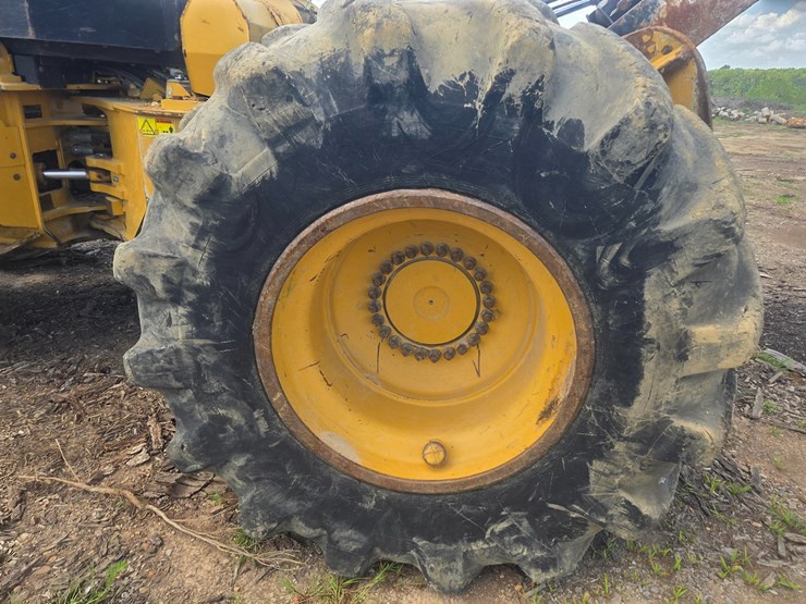 2015-caterpillar-525d-image-61