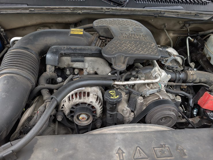 2004-gmc-3500-image-98