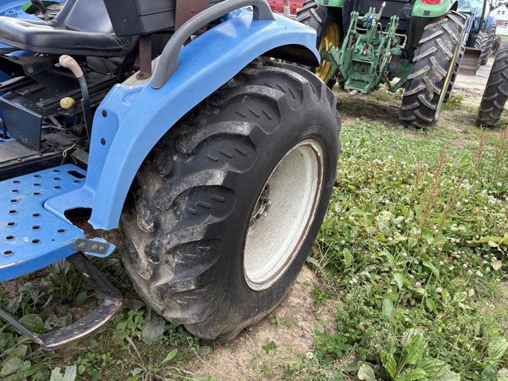 new-holland-tc40a-image-12