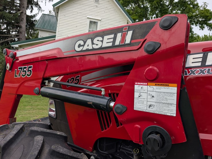 2014-case-ih-maxxum-125-image-27