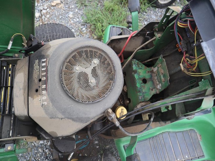 john-deere-18hp-riding-mower-image-23