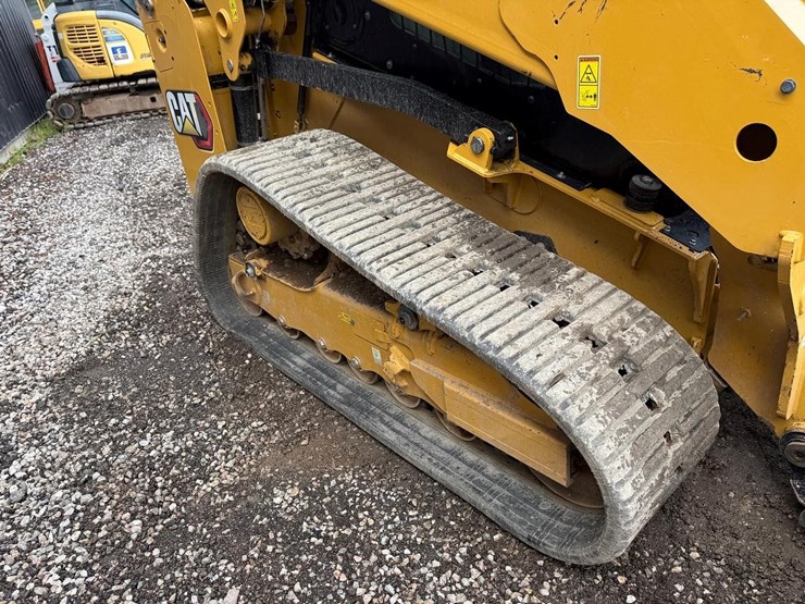 caterpillar-265-image-12