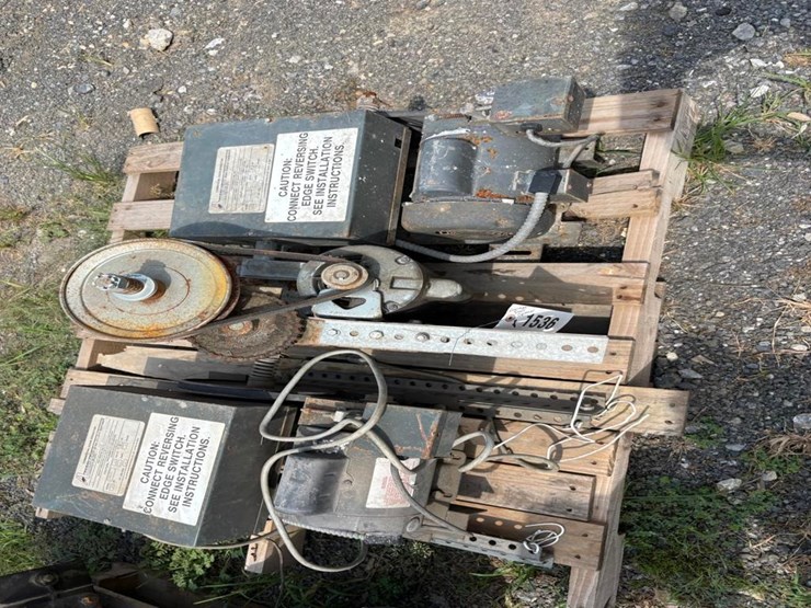 garage-door-opener-motor-image-1