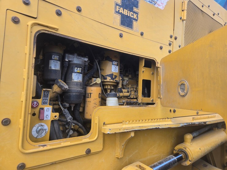 2015-caterpillar-525d-image-21