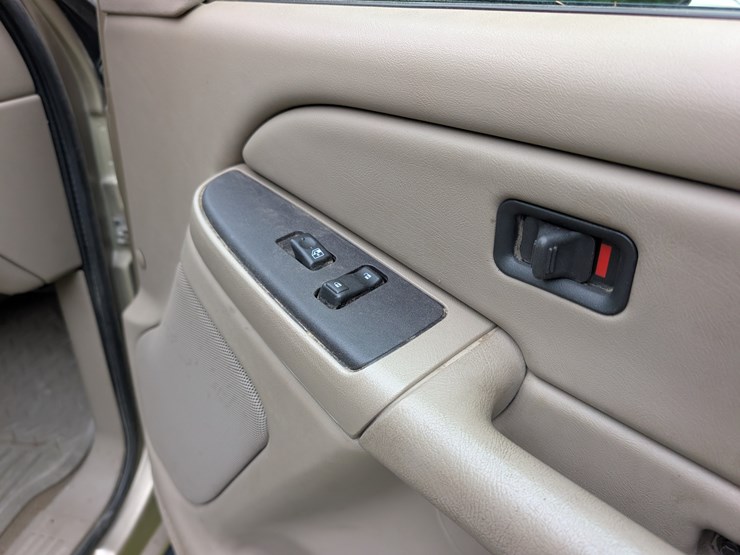 2004-gmc-3500-image-123