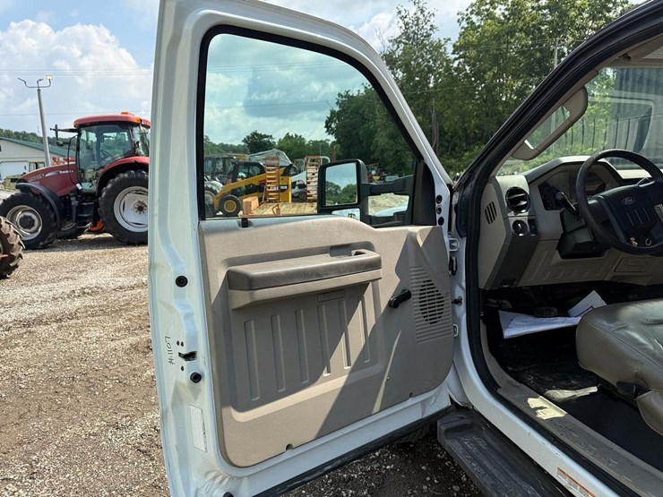 2008-ford-f550-image-18