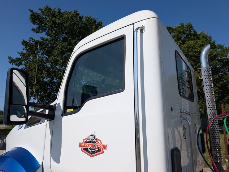 2018-kenworth-t680-image-18
