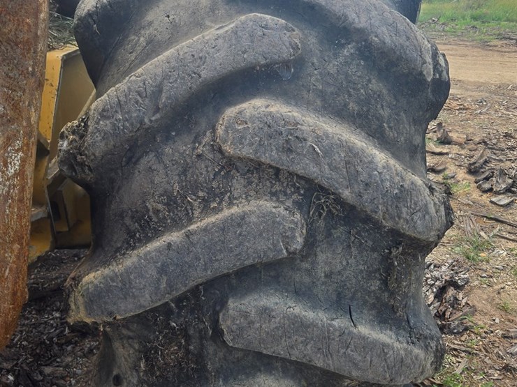2015-caterpillar-525d-image-64