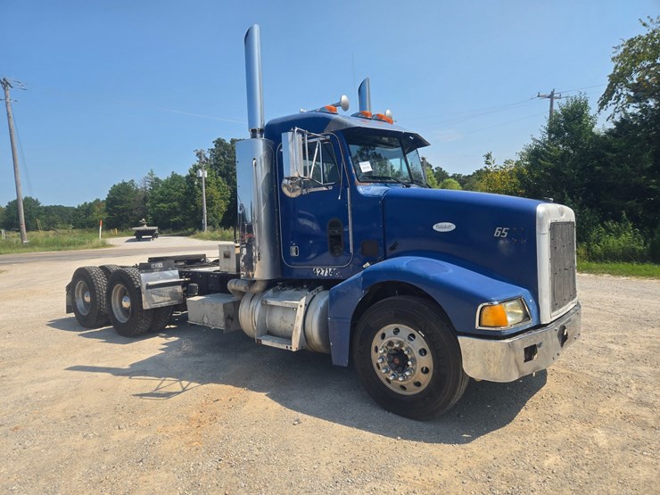 1999-peterbilt-385-image-22
