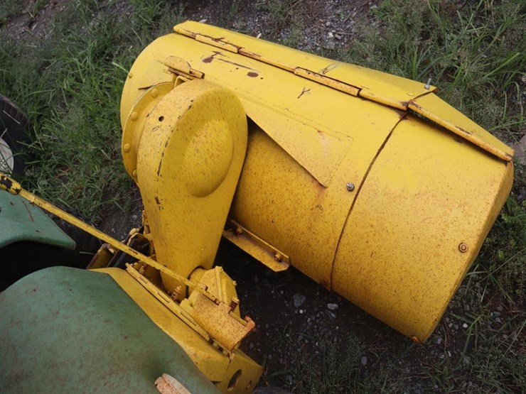 john-deere-300-image-13