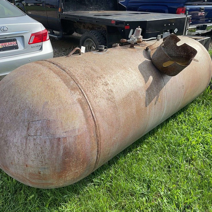 500 gallon LP tank with tag