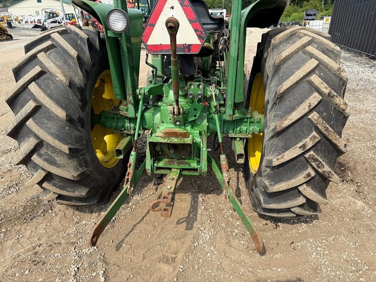 john-deere-2350-image-14