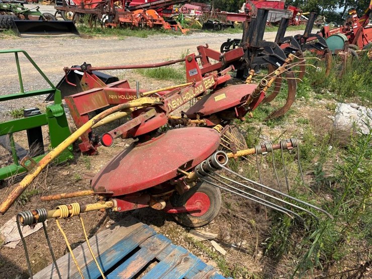 new-holland-254-image-3