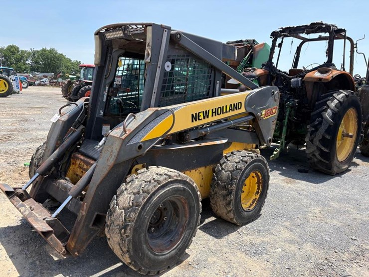 new-holland-l180-image-5