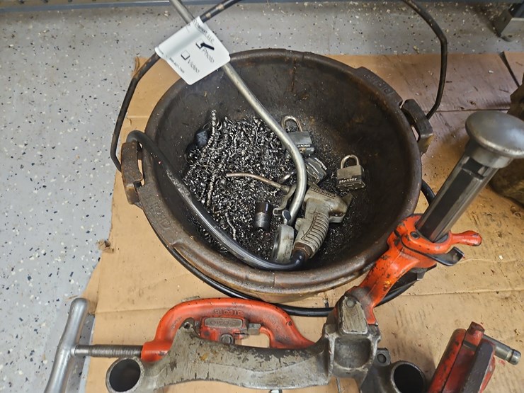 ridgid-pipe-threader-accessories-image-2