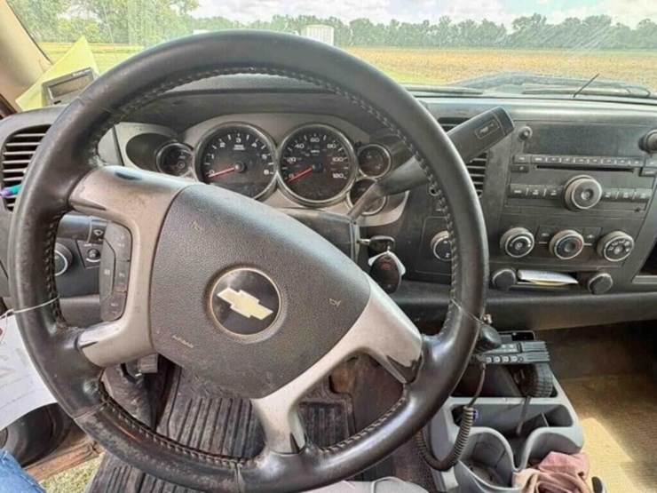 2008-chevrolet-3500hd-image-12
