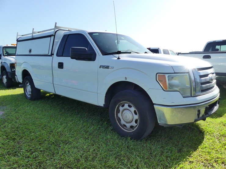 2012-ford-f150-xl-image-2