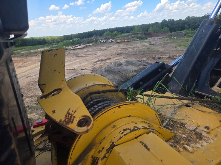 2015-caterpillar-525d-image-82