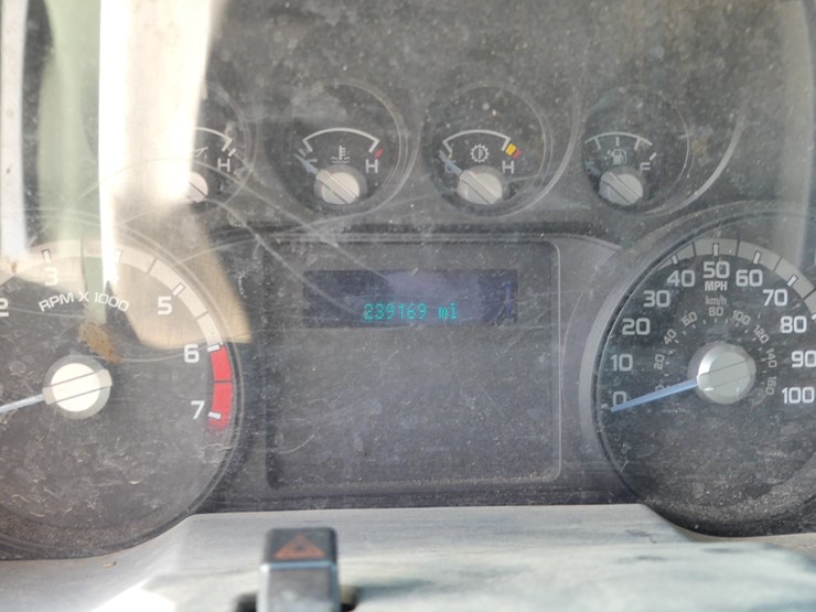 2013-ford-f250-xlt-image-15